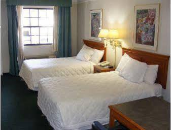 Hotel Super 8 By Wyndham Austell/six Flags