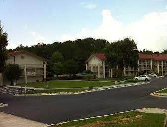 Super 8 By Wyndham Austell/six Flags Hotel Austell