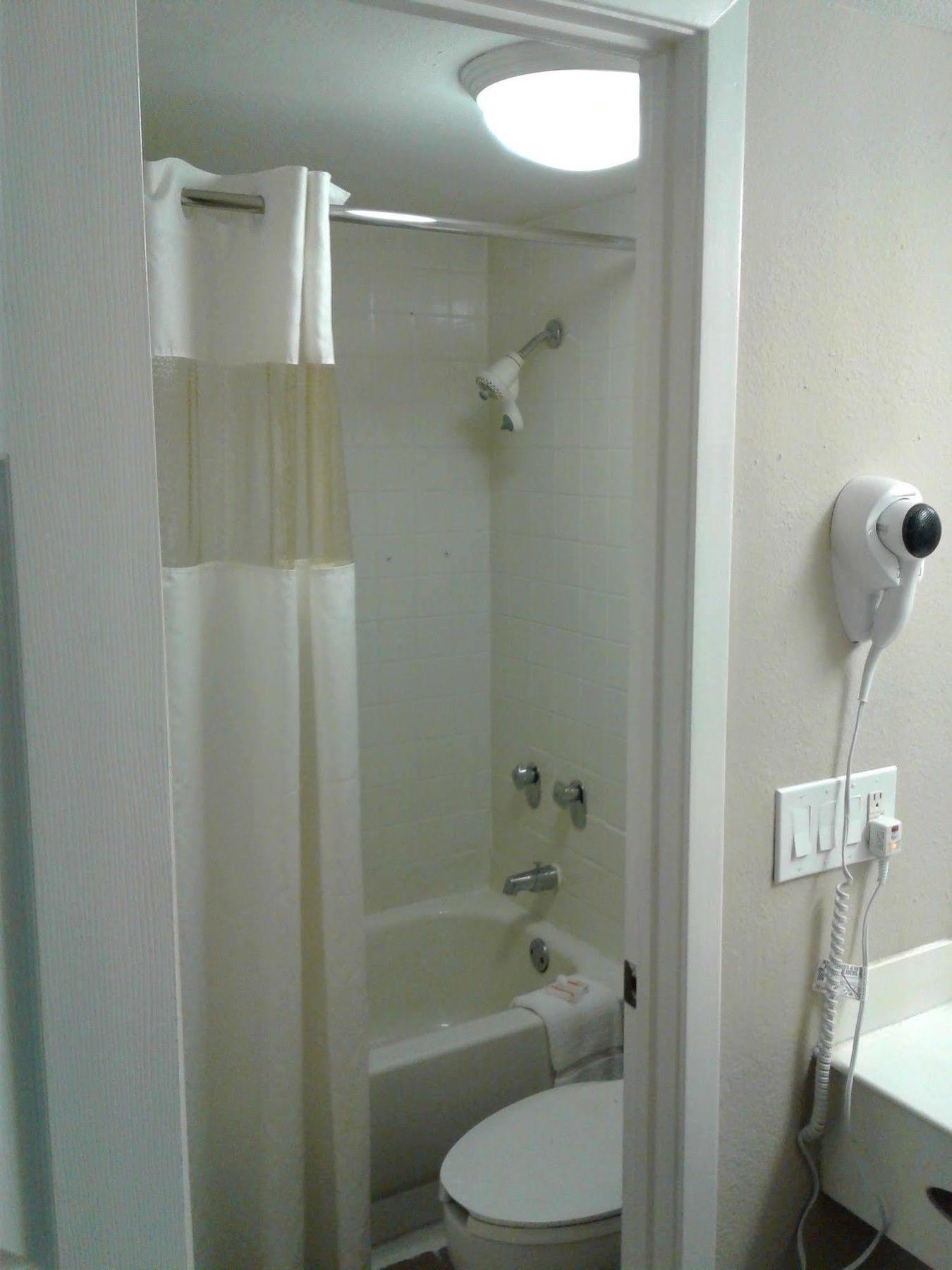 Super 8 By Wyndham Austell/six Flags Hotel 2*