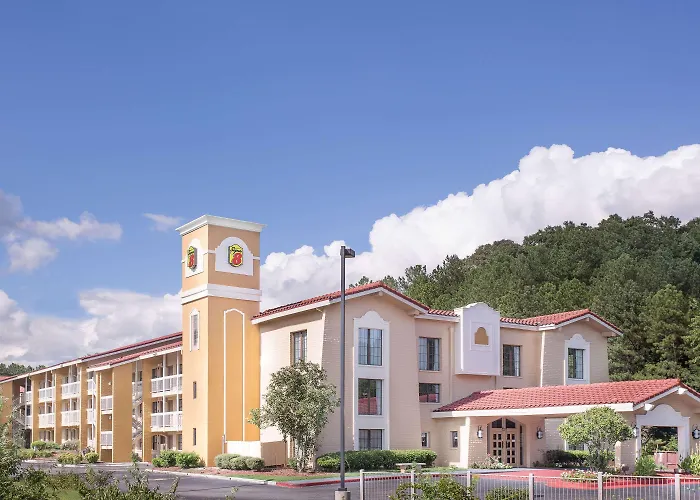 Super 8 By Wyndham Austell/Six Flags