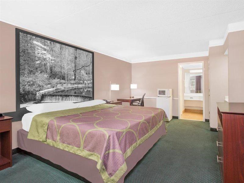 Super 8 By Wyndham Austell/six Flags Hotel Austell