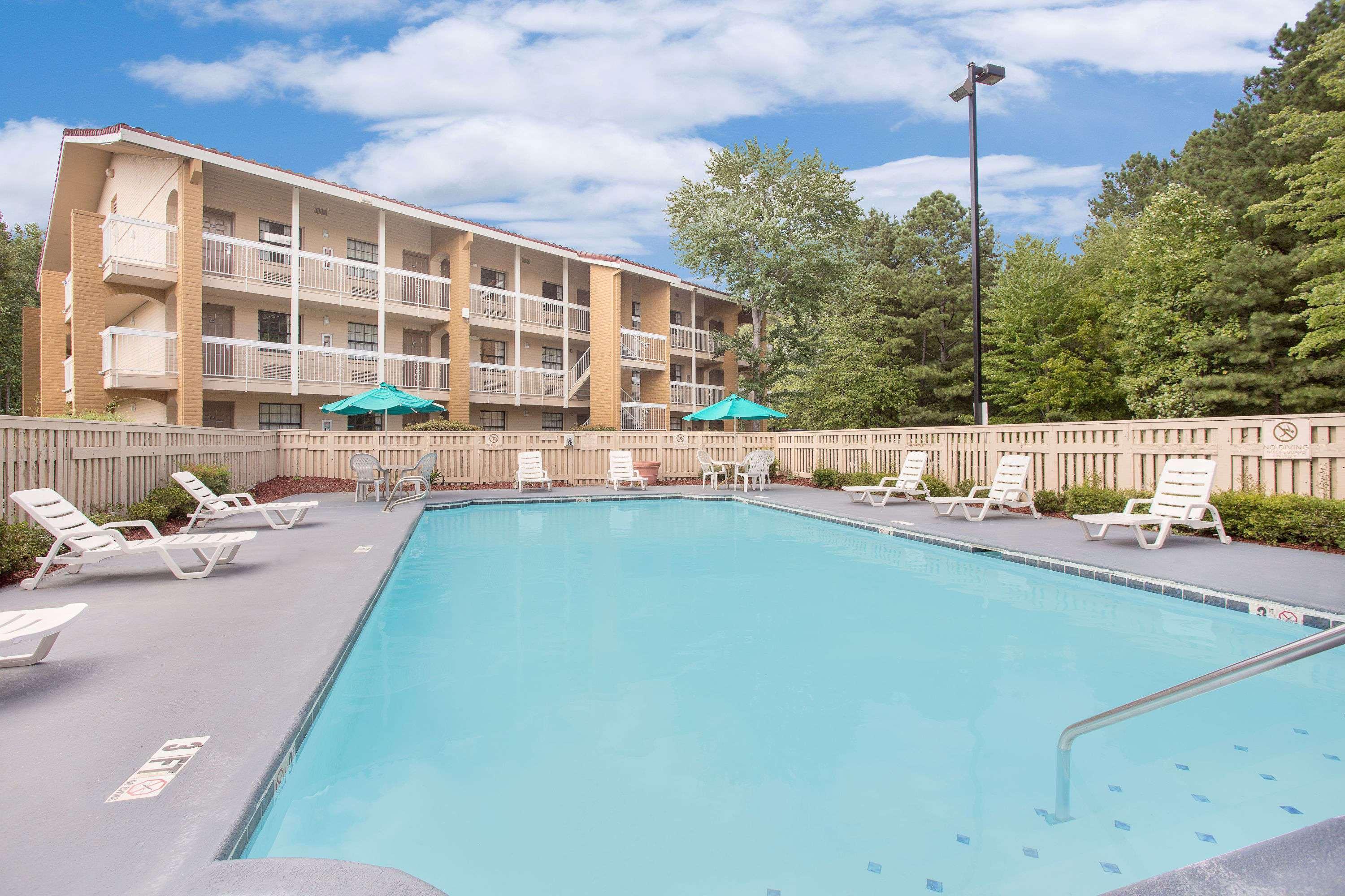 Hotel Super 8 By Wyndham Austell/six Flags Austell