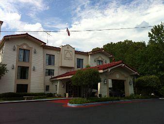 Super 8 By Wyndham Austell/six Flags Austell