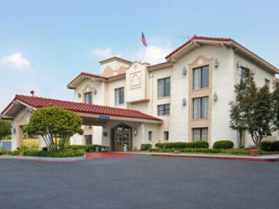 Hotel Super 8 By Wyndham Austell/six Flags 2*